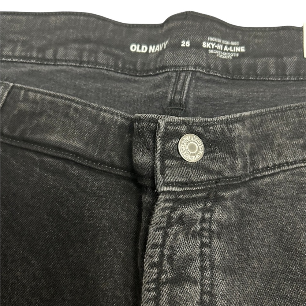 Old Navy Black Jean Shorts for Women Size 26 - Picture 3 of 3